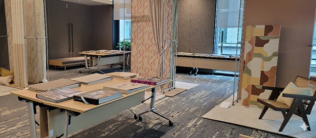 ホワイエ展示の画像2